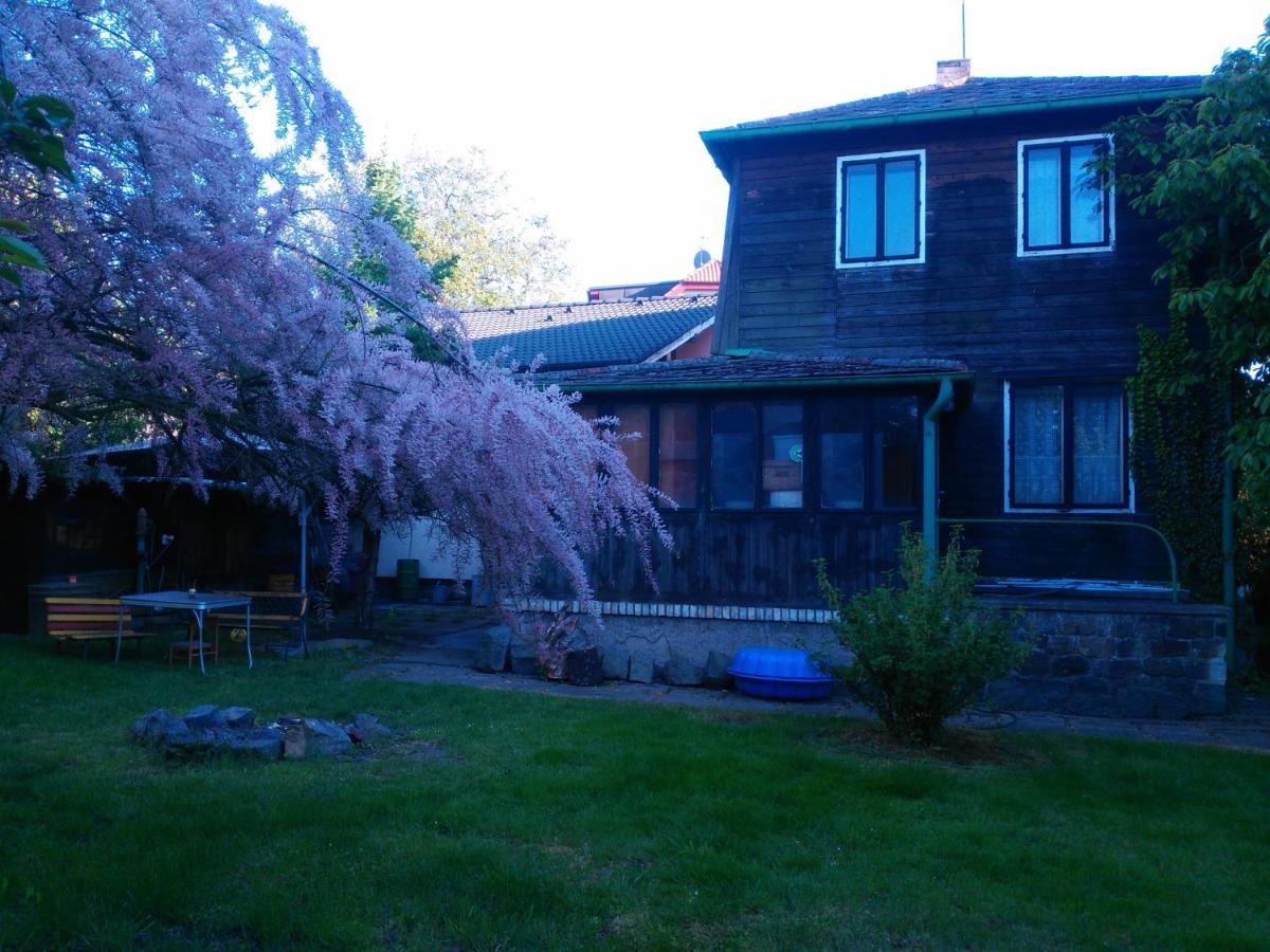 Old Summer House With Renovated Bathroom Prague Exterior photo